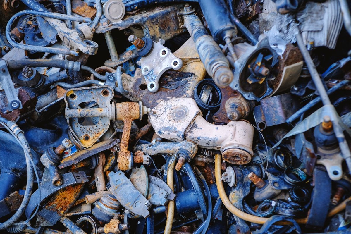 Out of service Spare Parts car , garbage ,Scrap car, iron waste , Out of service Spare Parts car , garbage ,Scrap car, iron waste ,